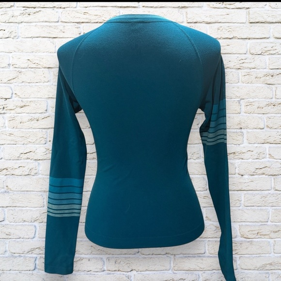 NWT JoyLab Long sleeve with thumb holes Size XS - Picture 2 of 6